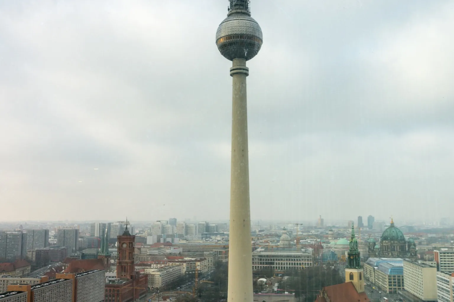 Berliner Fernsehturm Tickets: Welcher Pass passt zu wem?