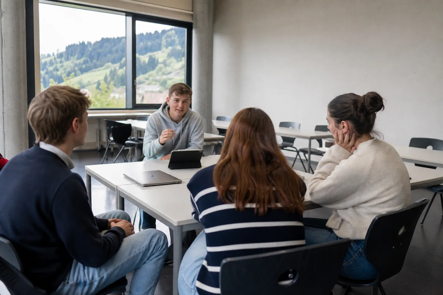 From learning to earning: an AI career coach for students choosing what comes next