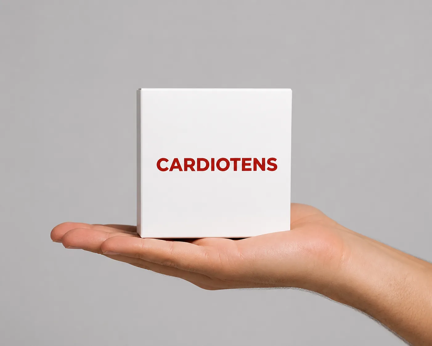 Cardiotens Plus — Verpackung in der Hand