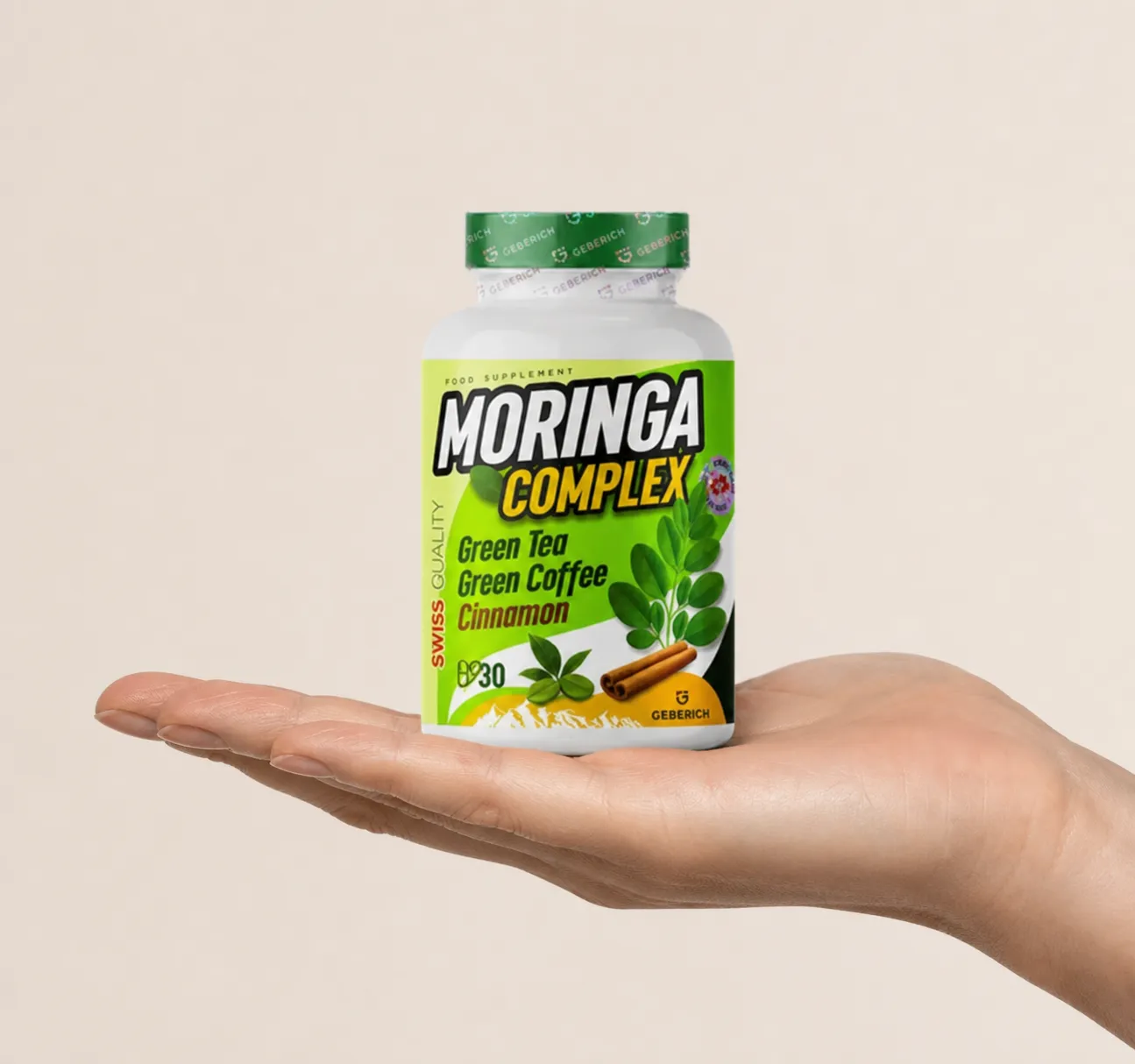 Moringa Complex — Verpackung in der Hand