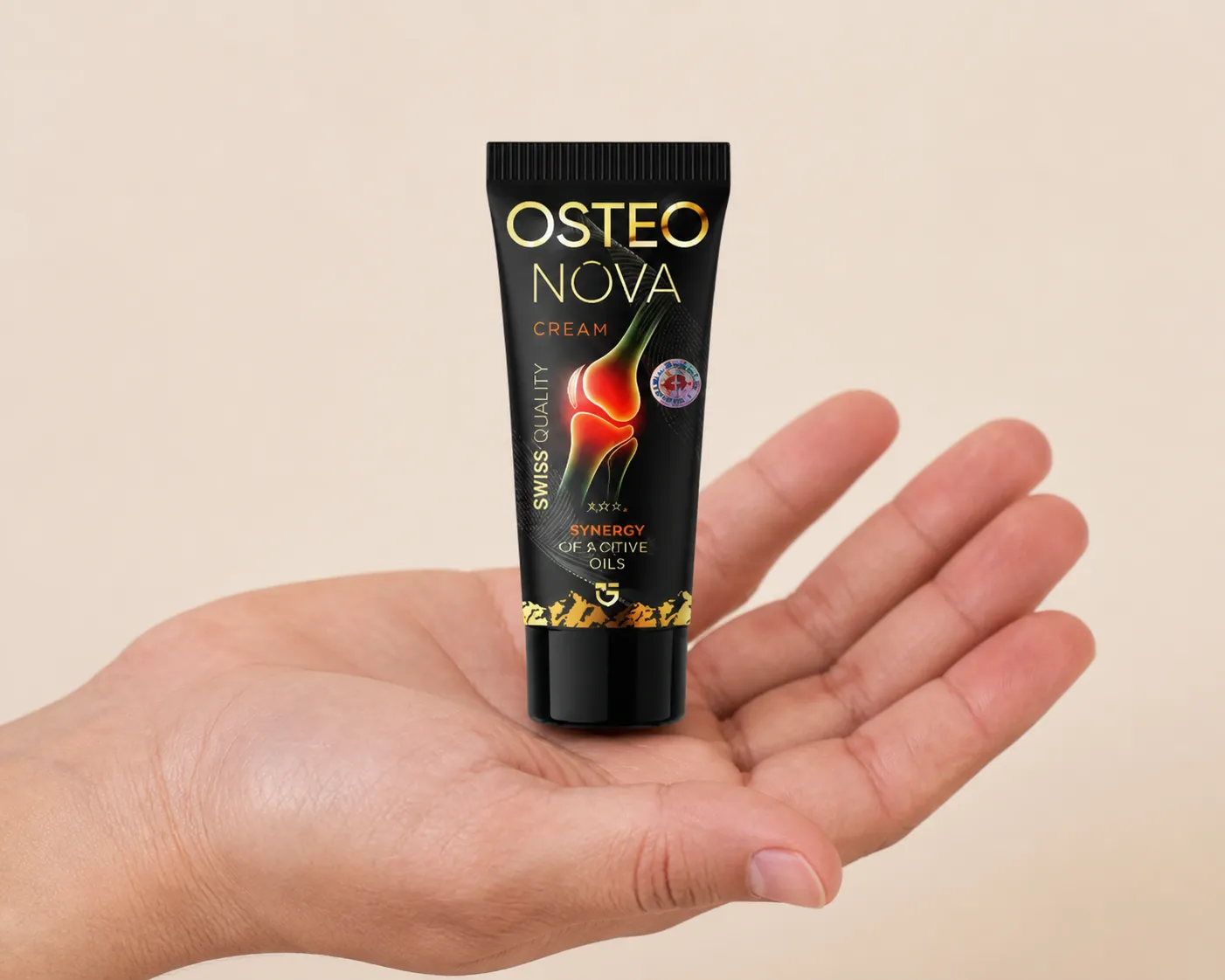 OsteoNova cream — Verpackung in der Hand