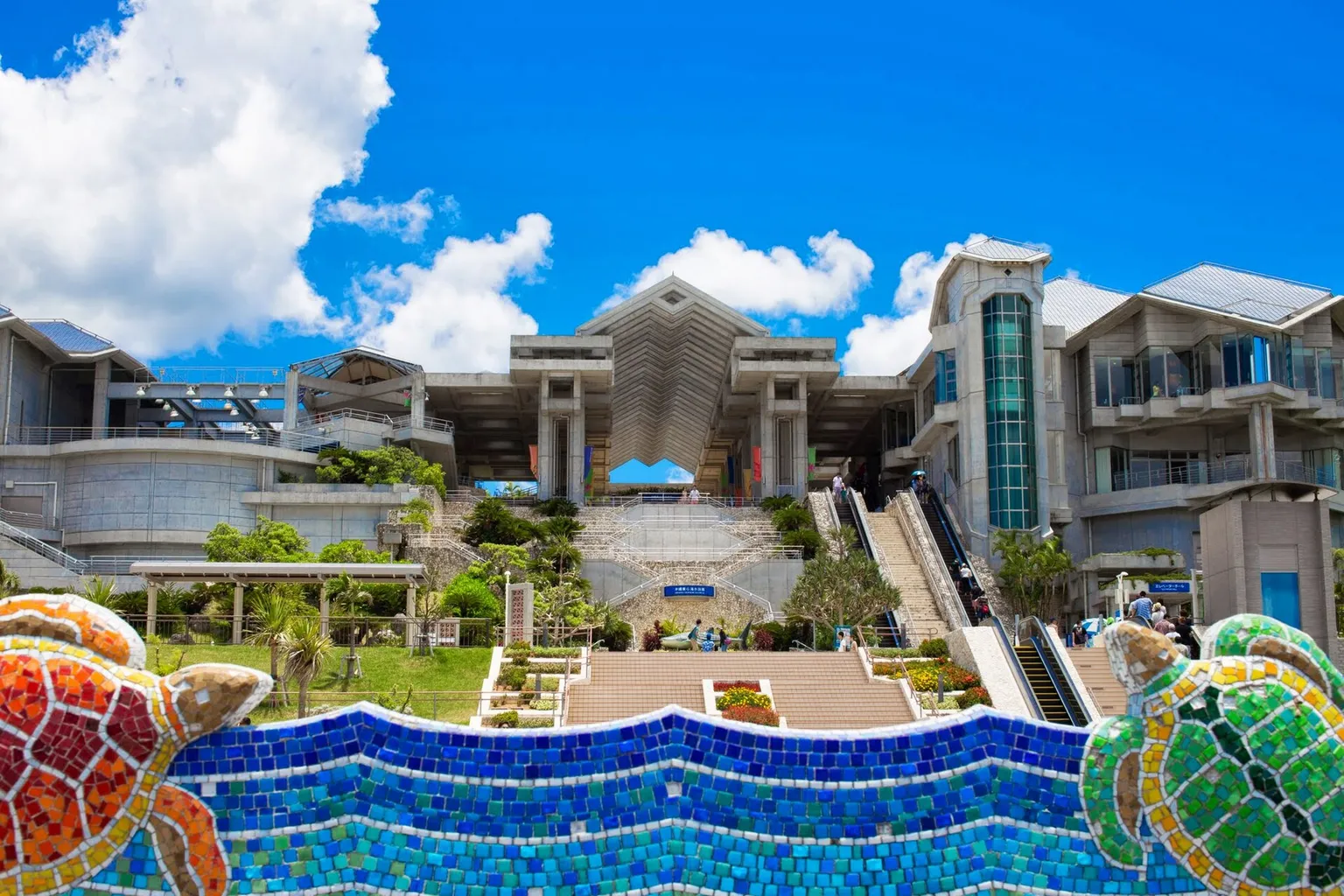 Okinawa-Churaumi-Aquarium: Der Weg zum Ticketkauf